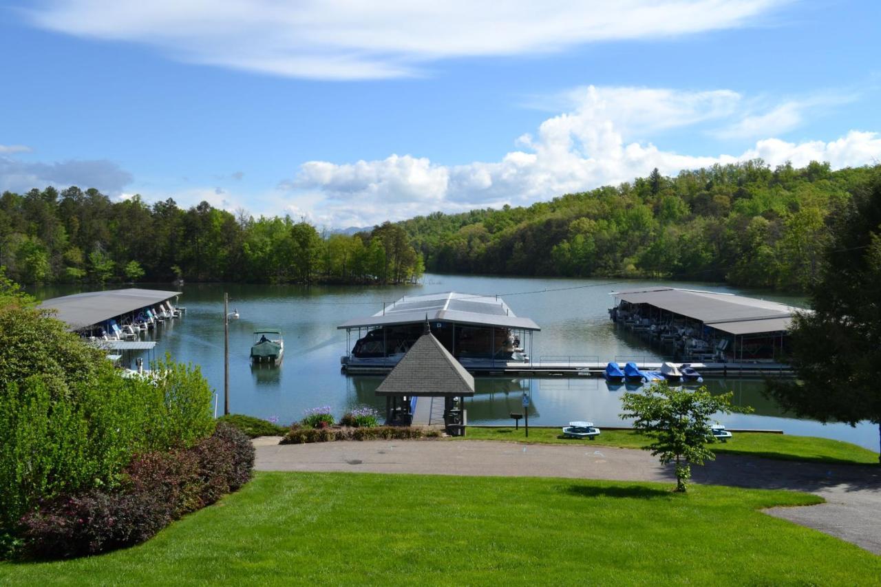 Boundary Waters Resort & Marina ハイアワシー エクステリア 写真