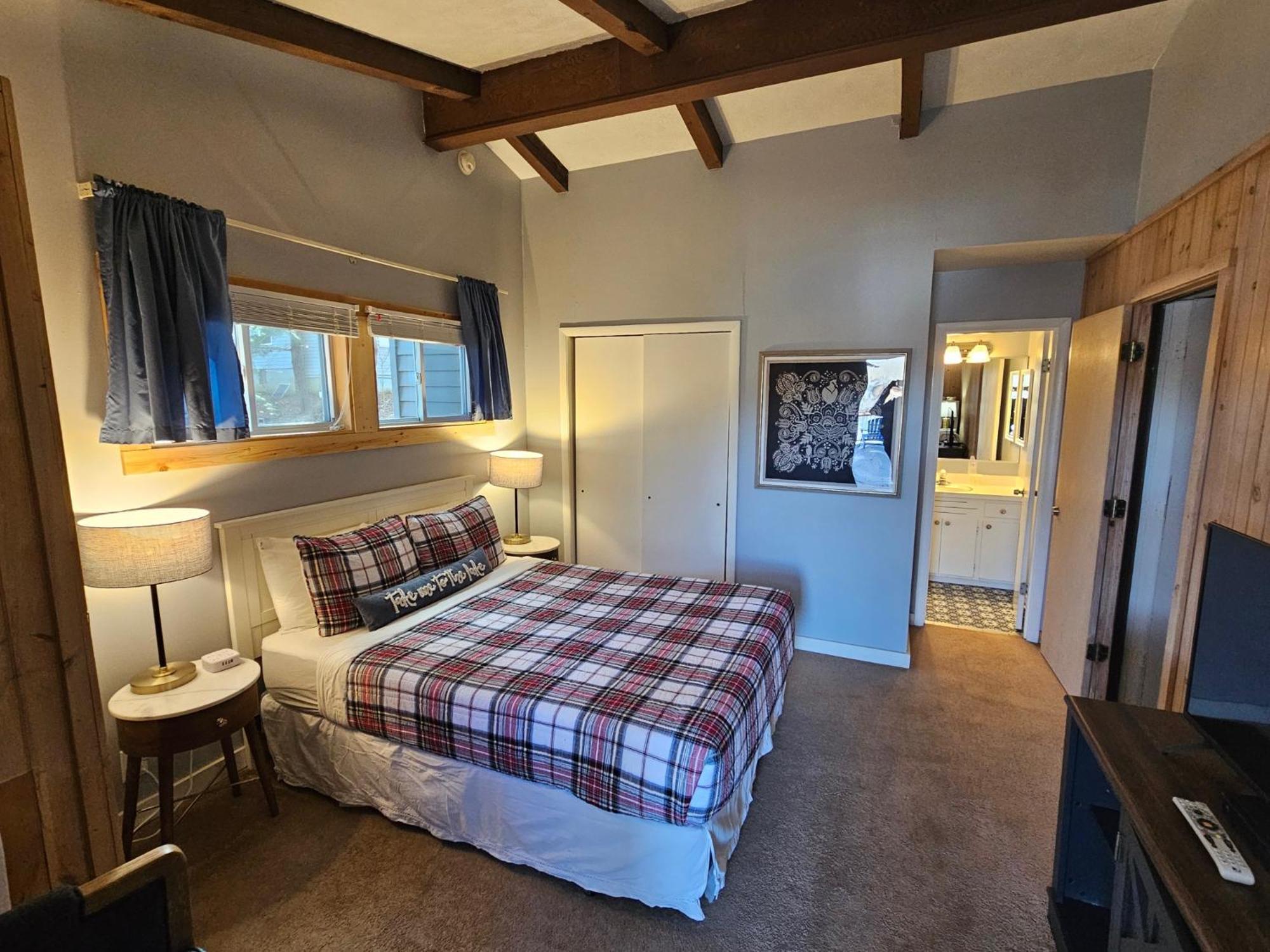 Boundary Waters Resort & Marina ハイアワシー エクステリア 写真
