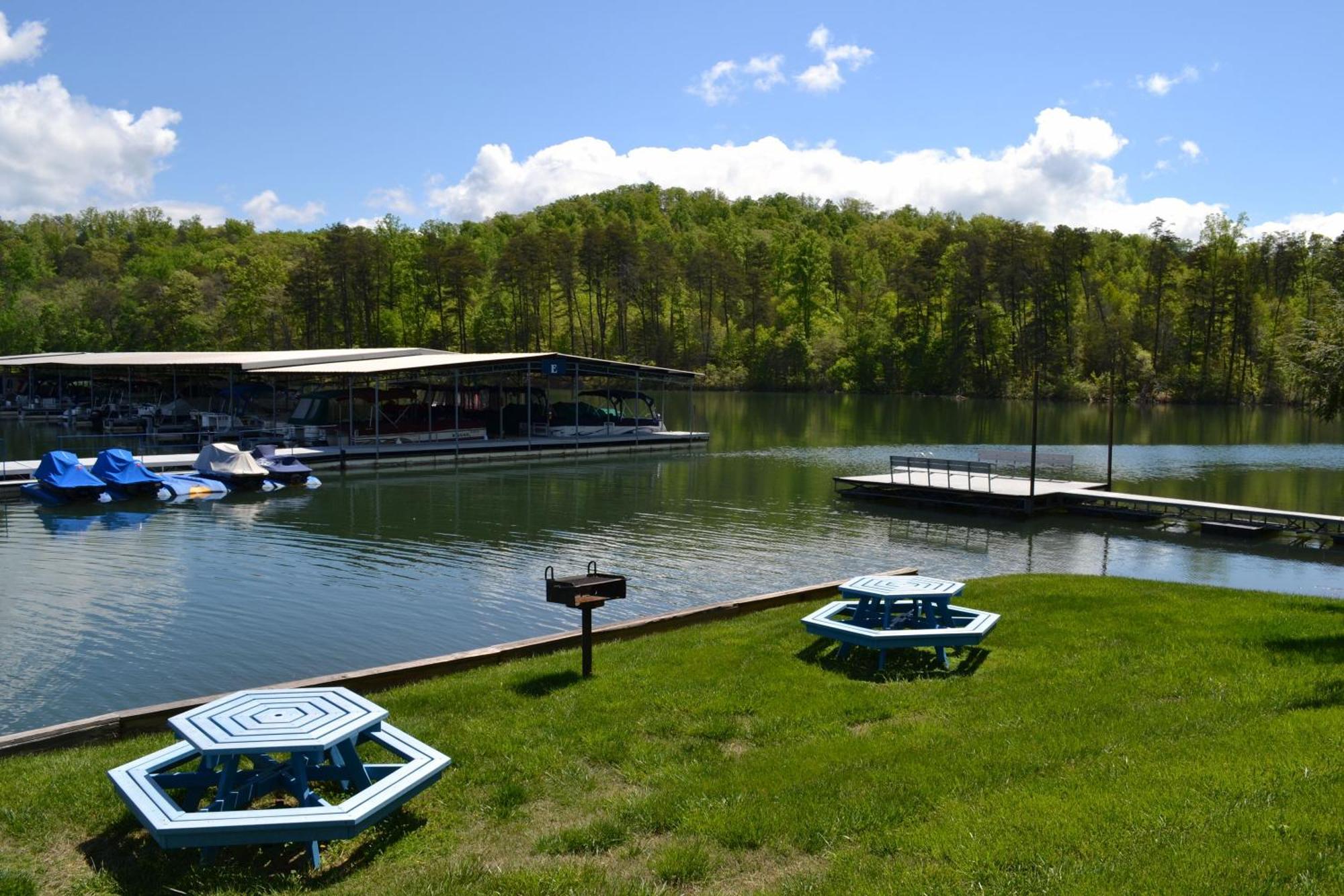 Boundary Waters Resort & Marina ハイアワシー エクステリア 写真
