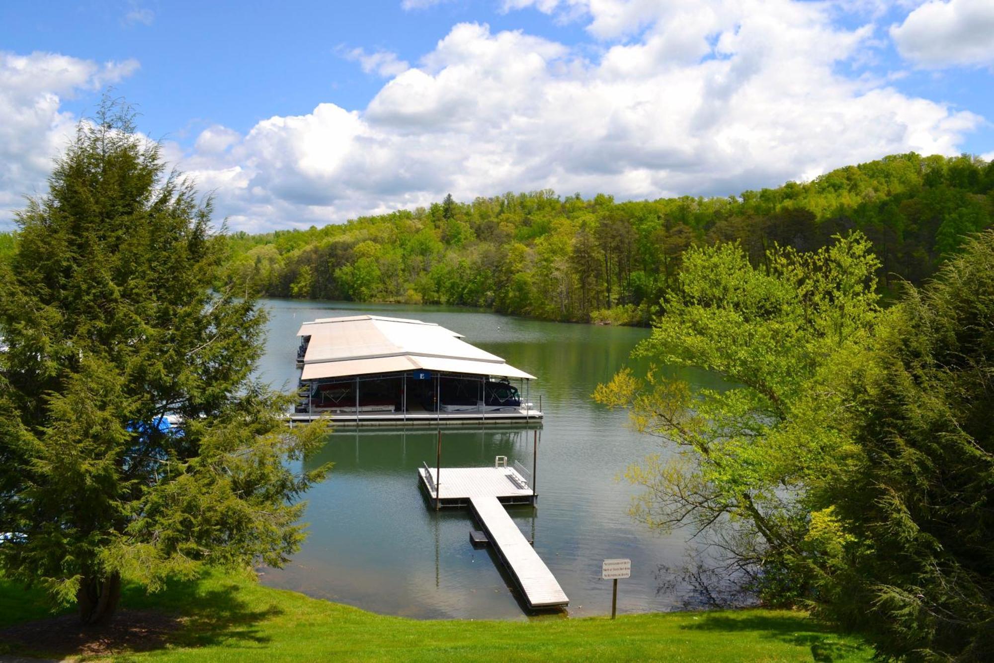 Boundary Waters Resort & Marina ハイアワシー エクステリア 写真