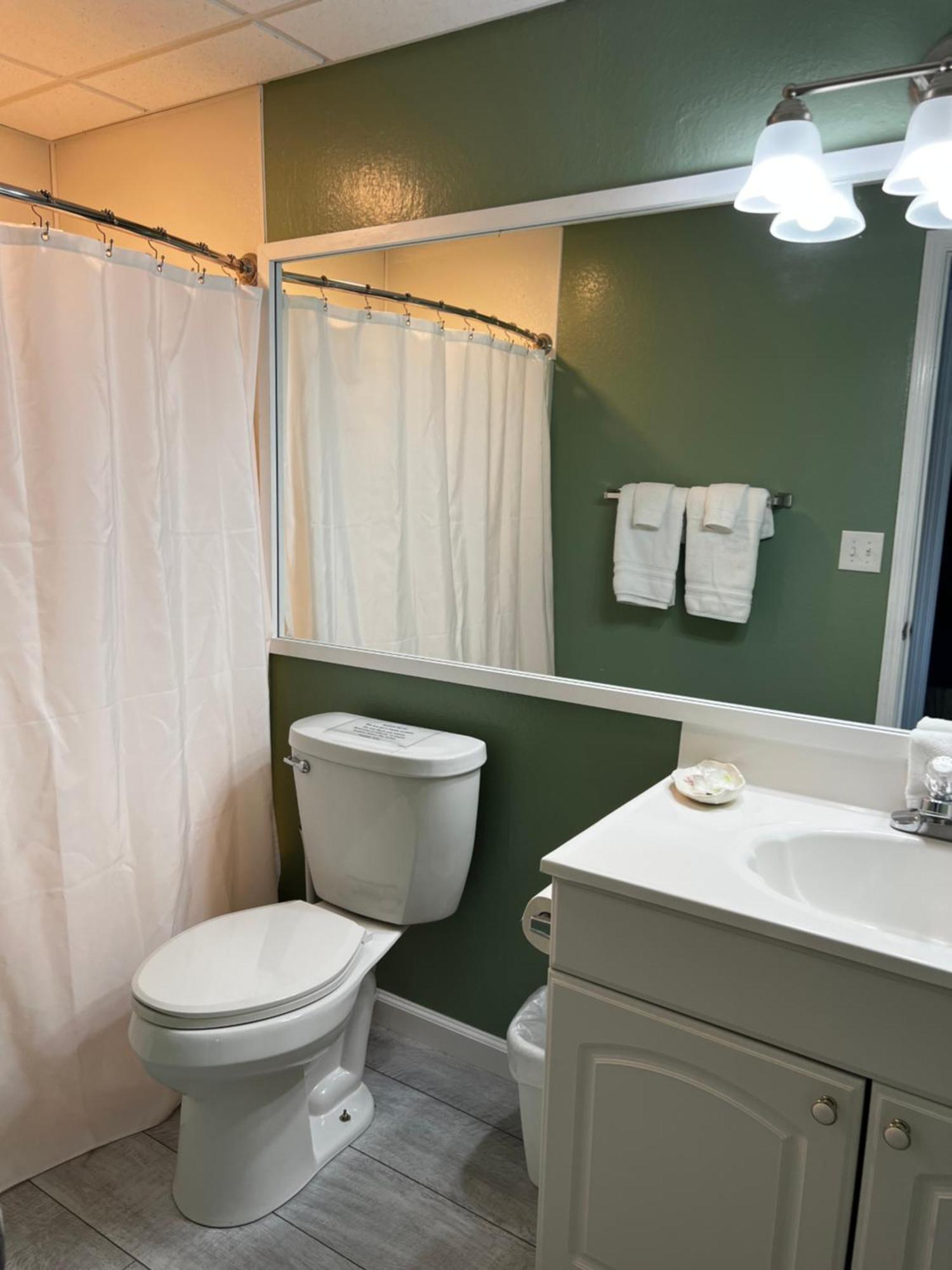 Boundary Waters Resort & Marina ハイアワシー エクステリア 写真