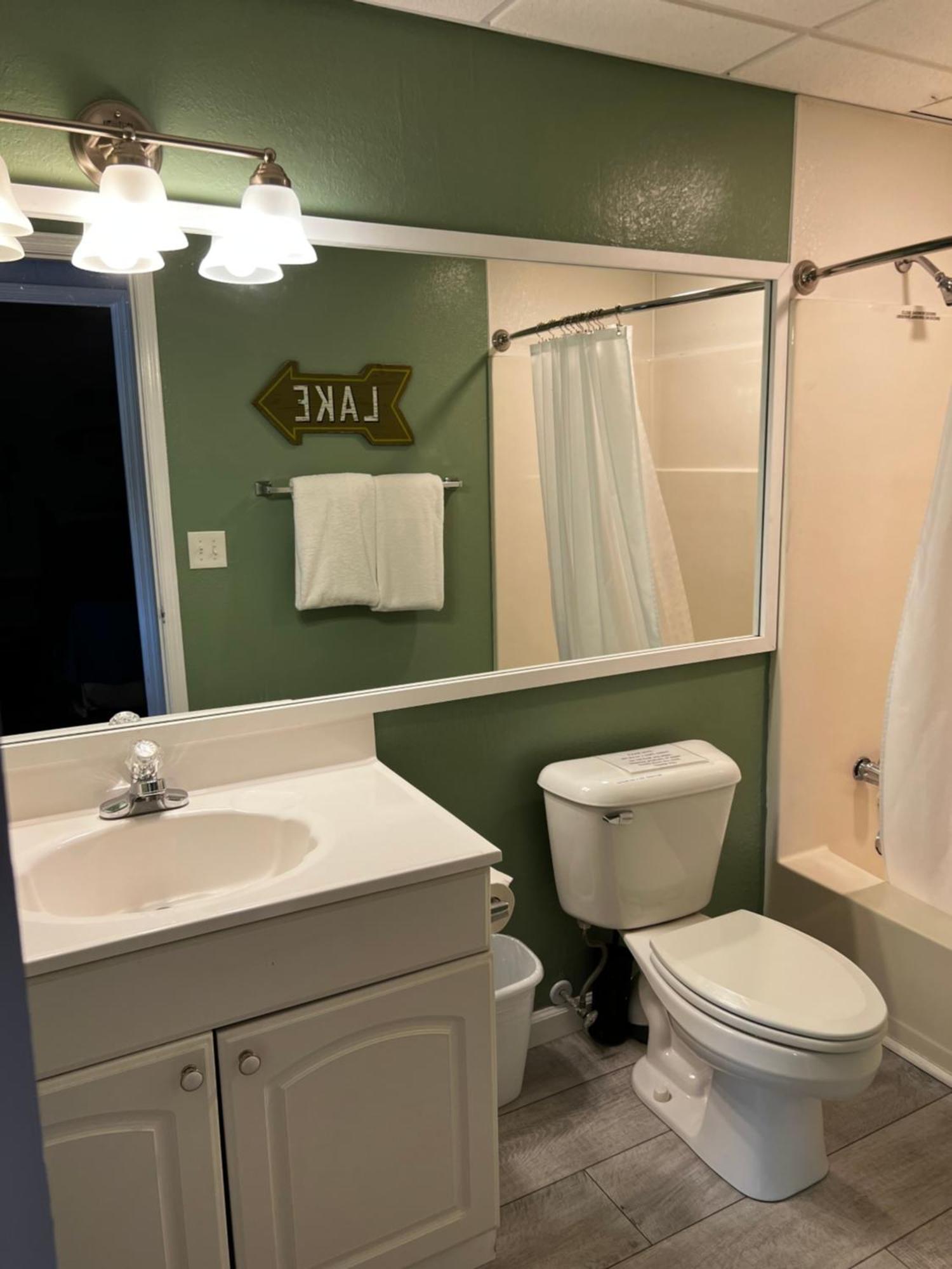 Boundary Waters Resort & Marina ハイアワシー エクステリア 写真