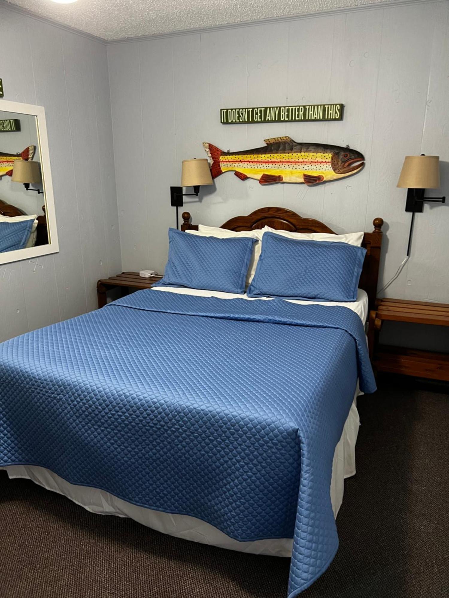 Boundary Waters Resort & Marina ハイアワシー エクステリア 写真