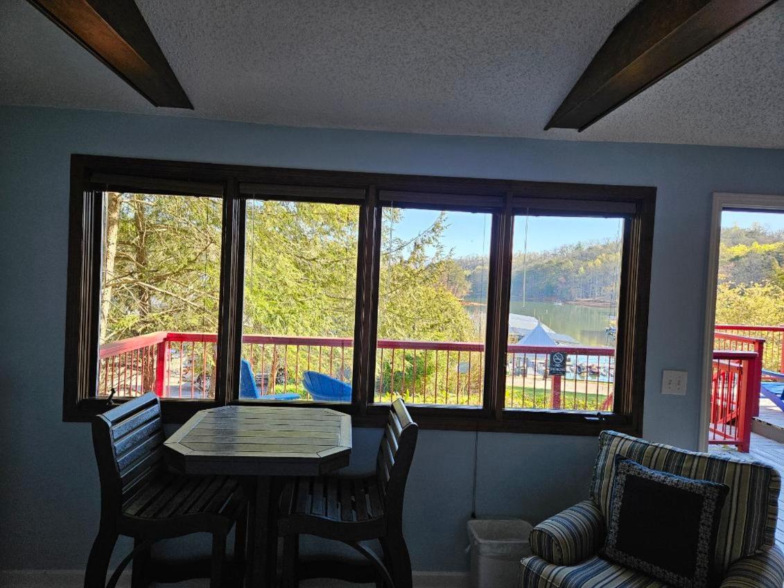 Boundary Waters Resort & Marina ハイアワシー エクステリア 写真