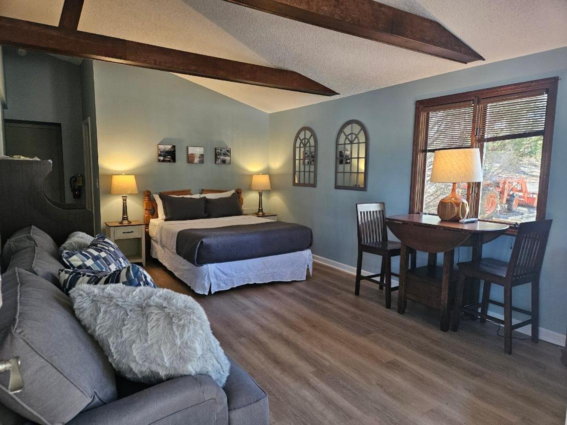 Boundary Waters Resort & Marina ハイアワシー エクステリア 写真