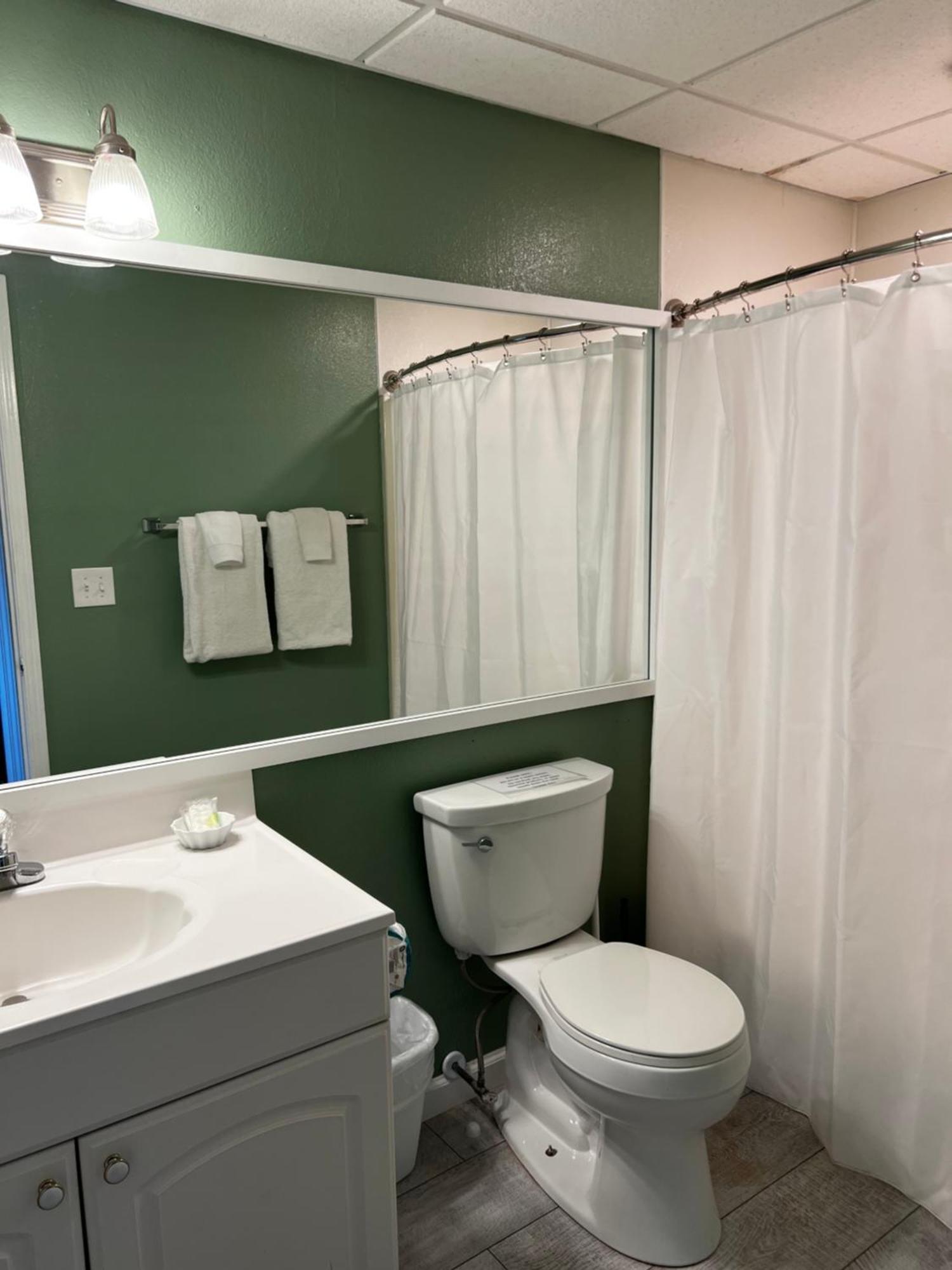 Boundary Waters Resort & Marina ハイアワシー エクステリア 写真