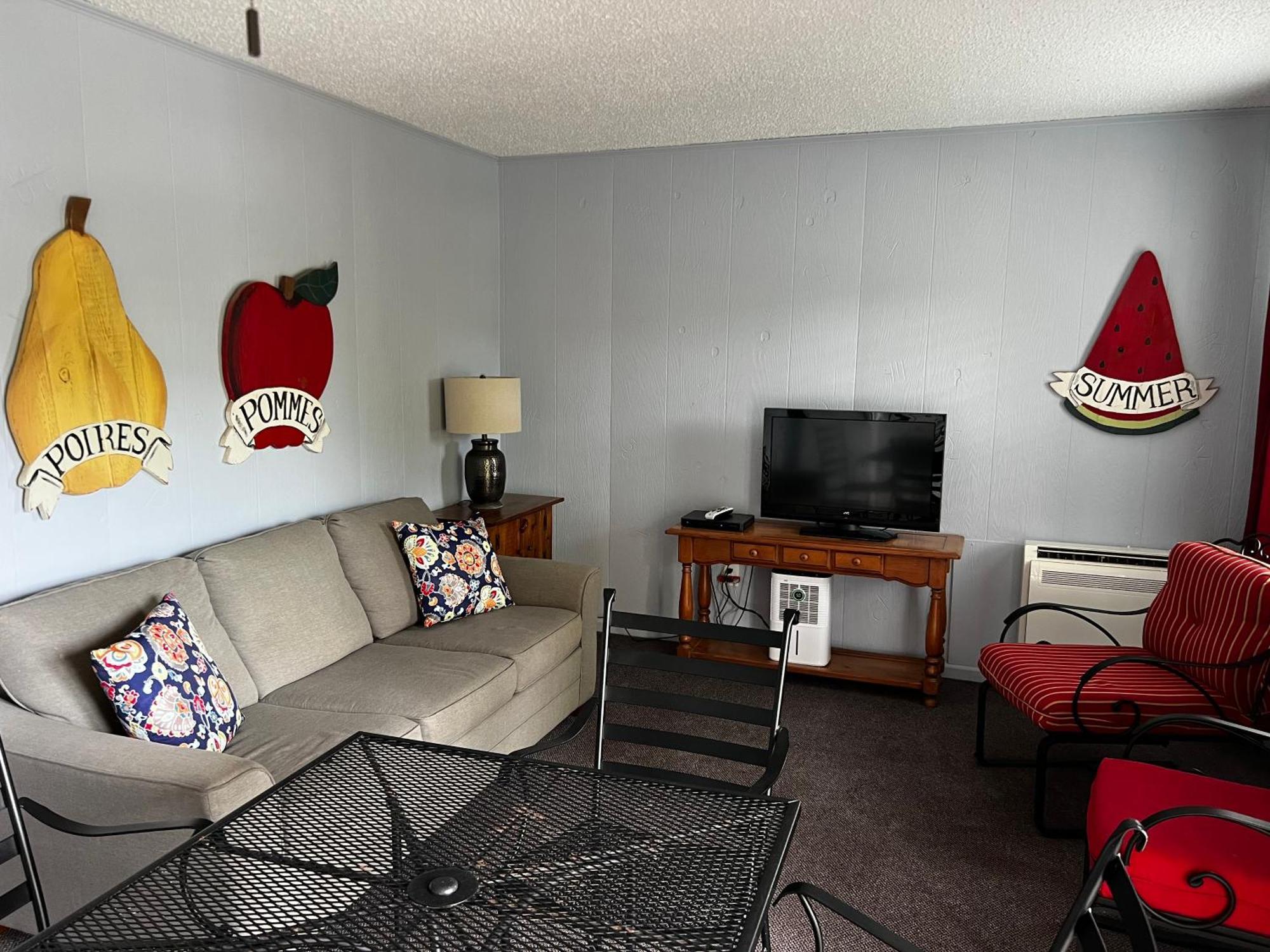Boundary Waters Resort & Marina ハイアワシー エクステリア 写真