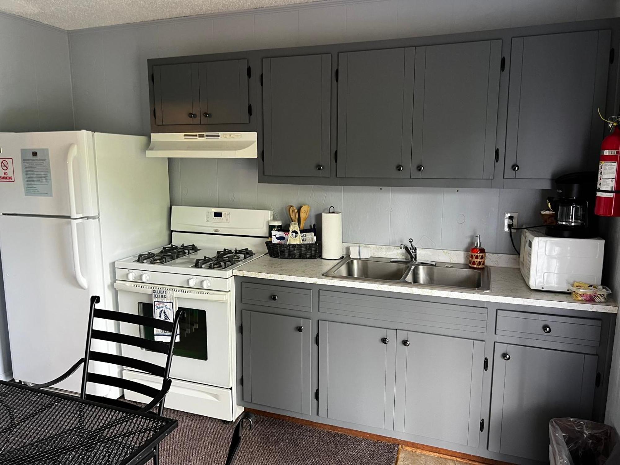 Boundary Waters Resort & Marina ハイアワシー エクステリア 写真