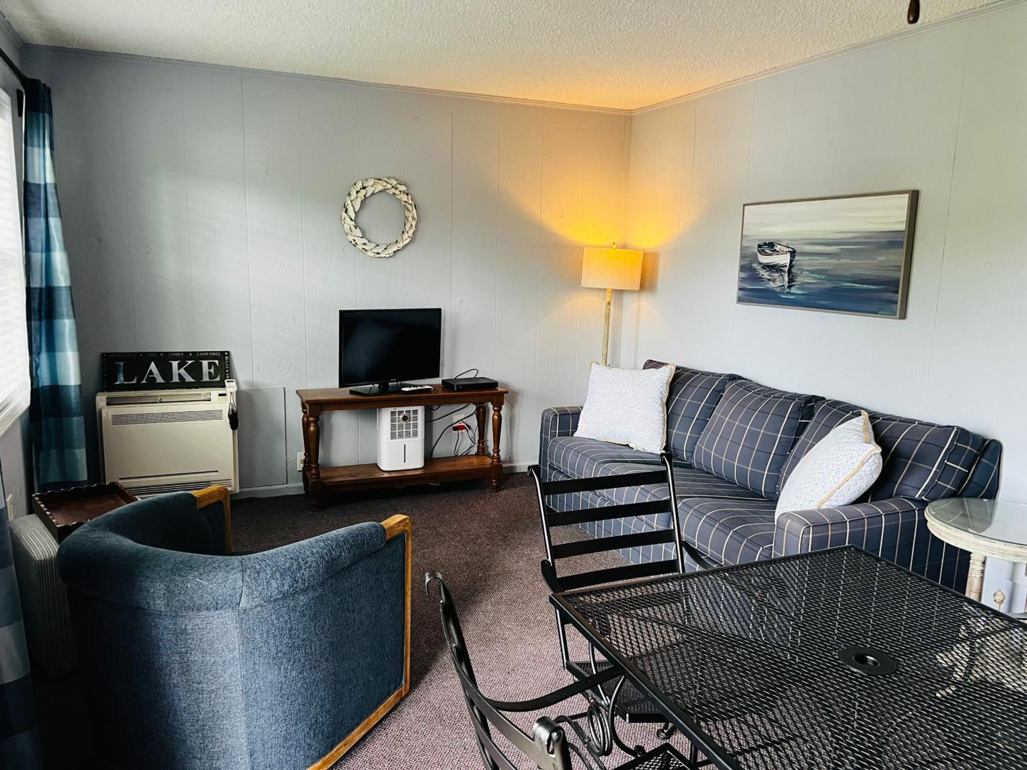 Boundary Waters Resort & Marina ハイアワシー エクステリア 写真