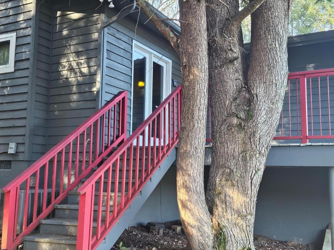 Boundary Waters Resort & Marina ハイアワシー エクステリア 写真